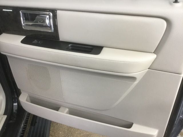 2015 Lincoln Navigator L Base