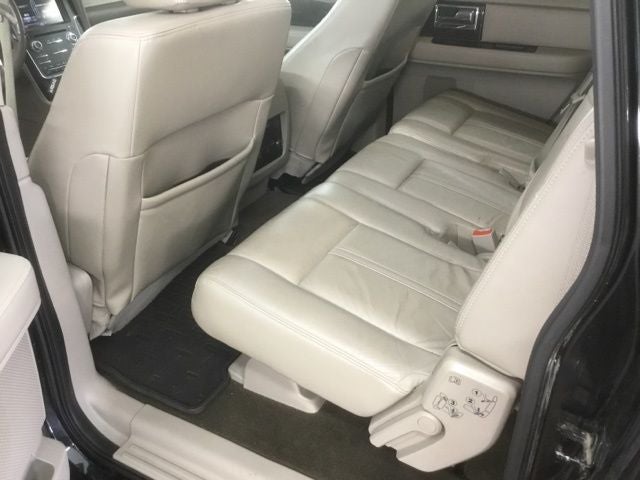 2015 Lincoln Navigator L Base