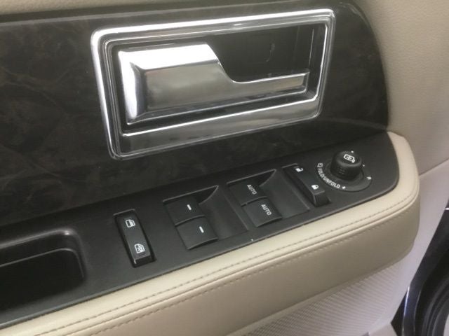2015 Lincoln Navigator L Base