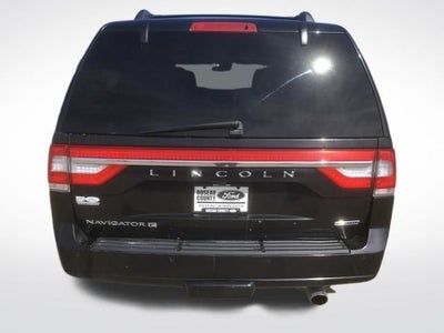 2015 Lincoln Navigator L Base