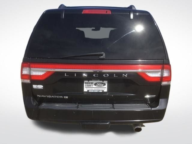 2015 Lincoln Navigator L Base