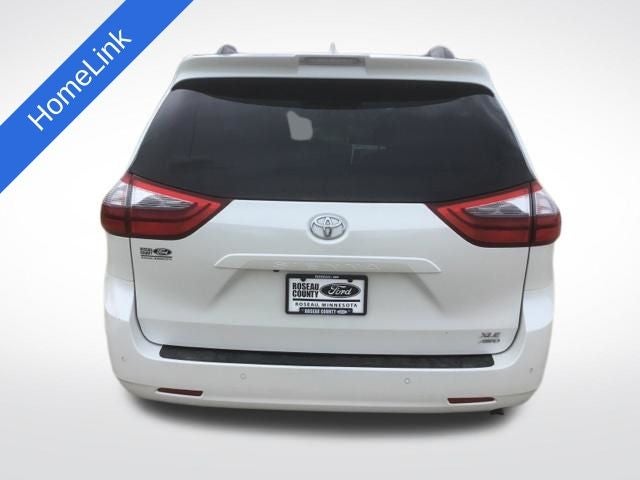2020 Toyota Sienna XLE Premium 7 Passenger
